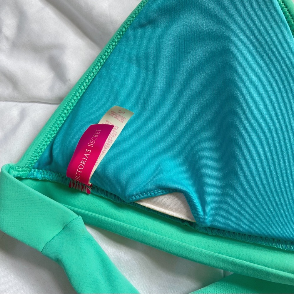 Victoria’s Secret Triangle Bikini Top💚💙 - Picture 3 of 3